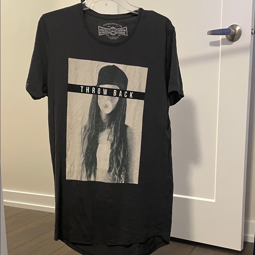 Man lang Graphic T-Shirt with Throwback Design